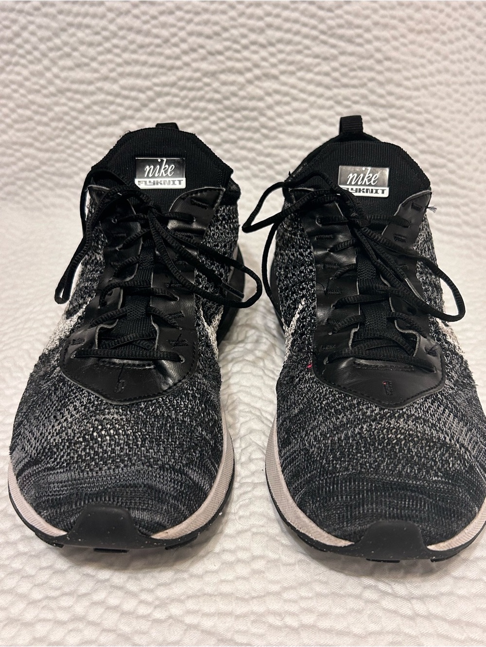 Nike Men's Black and Gray Flyknit Athletic Shoes